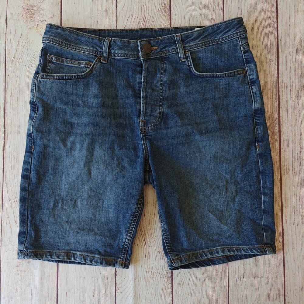 Denim & Co slim fit button fly 9" denim shorts sz 34